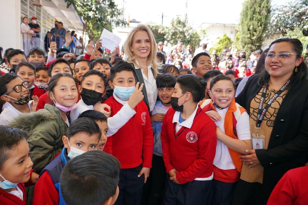 <strong>ATIENDE HUIXQUILUCAN ESCUELAS PÚBLICAS CON ACCIÓN POR LA EDUCACIÓN Y EL DESARROLLO DE NUEVA INFRAESTRUCTURA</strong>