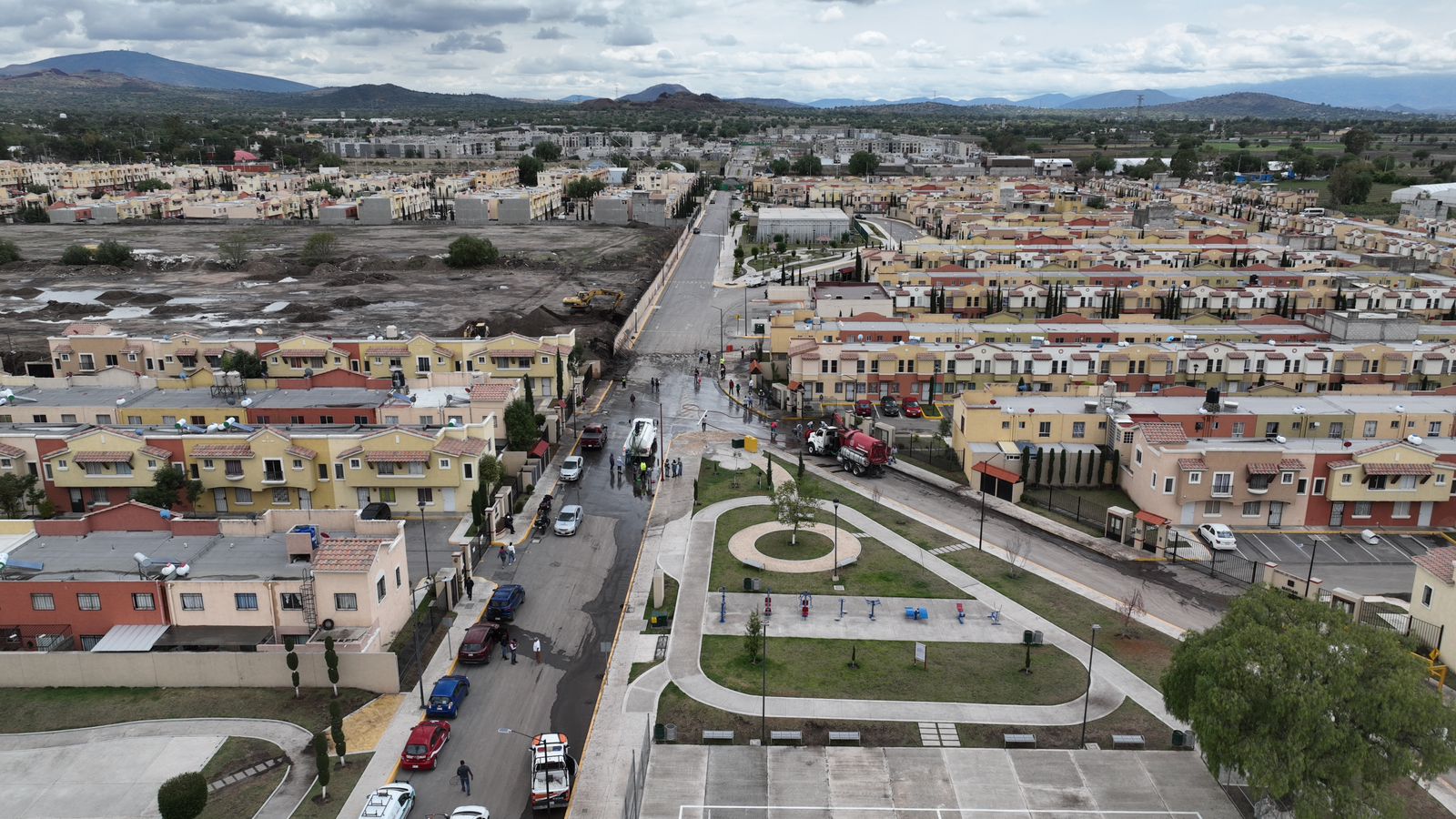 <strong>Retiran 60 Toneladas de Tierra y Lodo Tras Granizada en Tecámac</strong>