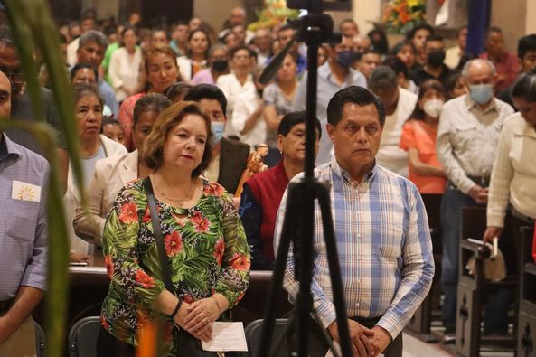 Recibe Presidente Juan Carlos Uribe Padilla a Obispo de Cuautitlán para celebrar de San Antonio de Padua.