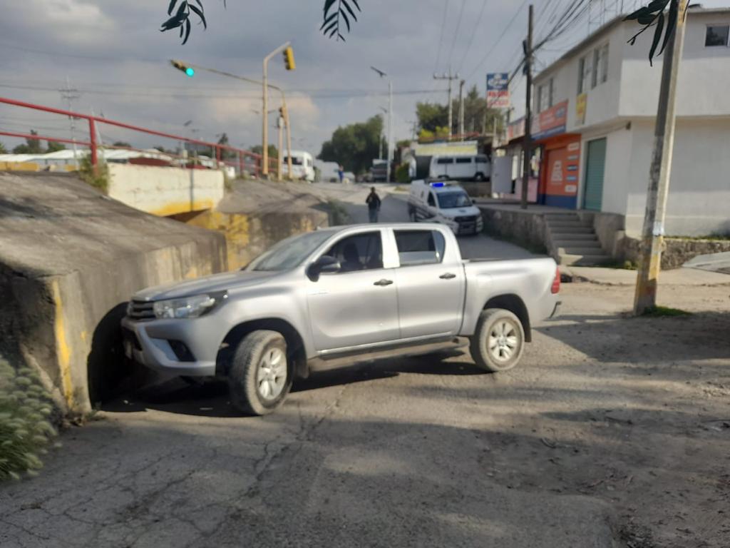 Guardia Civil de Tecámac recupera vehículo y detiene a dos sujetos en San Pedro Pozohuacan  