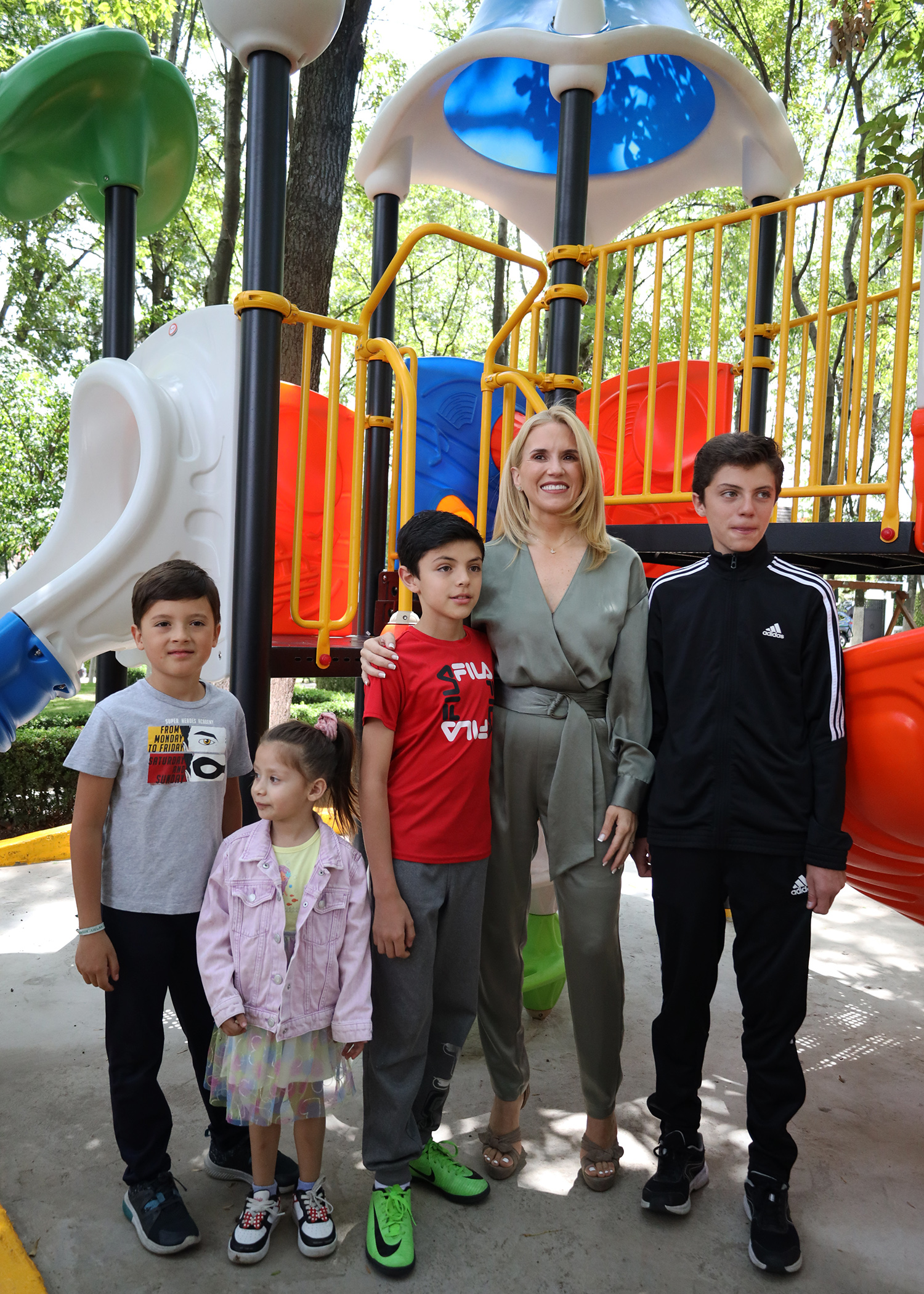 INAUGURA HUIXQUILUCAN PARQUE DE JUEGOS INFANTILES EN LOMAS DE LA HERRADURA