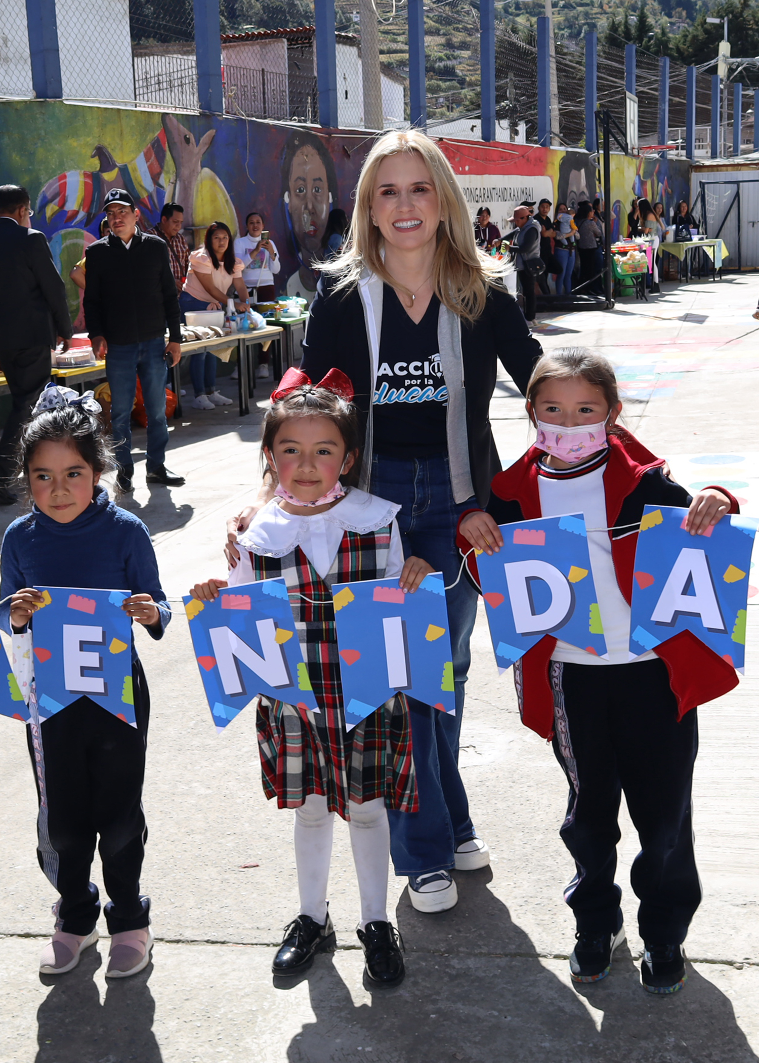  ESCUELA DE HUIXQUILUCAN ESTRENA TECHUMBRE