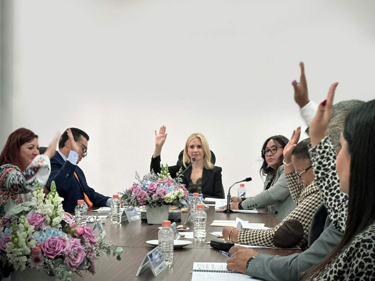 SOLICITA ROMINA CONTRERAS LICENCIA TEMPORAL COMO PRESIDENTA MUNICIPAL DE HUIXQUILUCAN