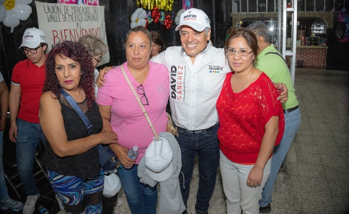 TRANSPORTISTAS Y COMERCIANTES DE COACALCO RESPALDAN A DAVID SÁNCHEZ