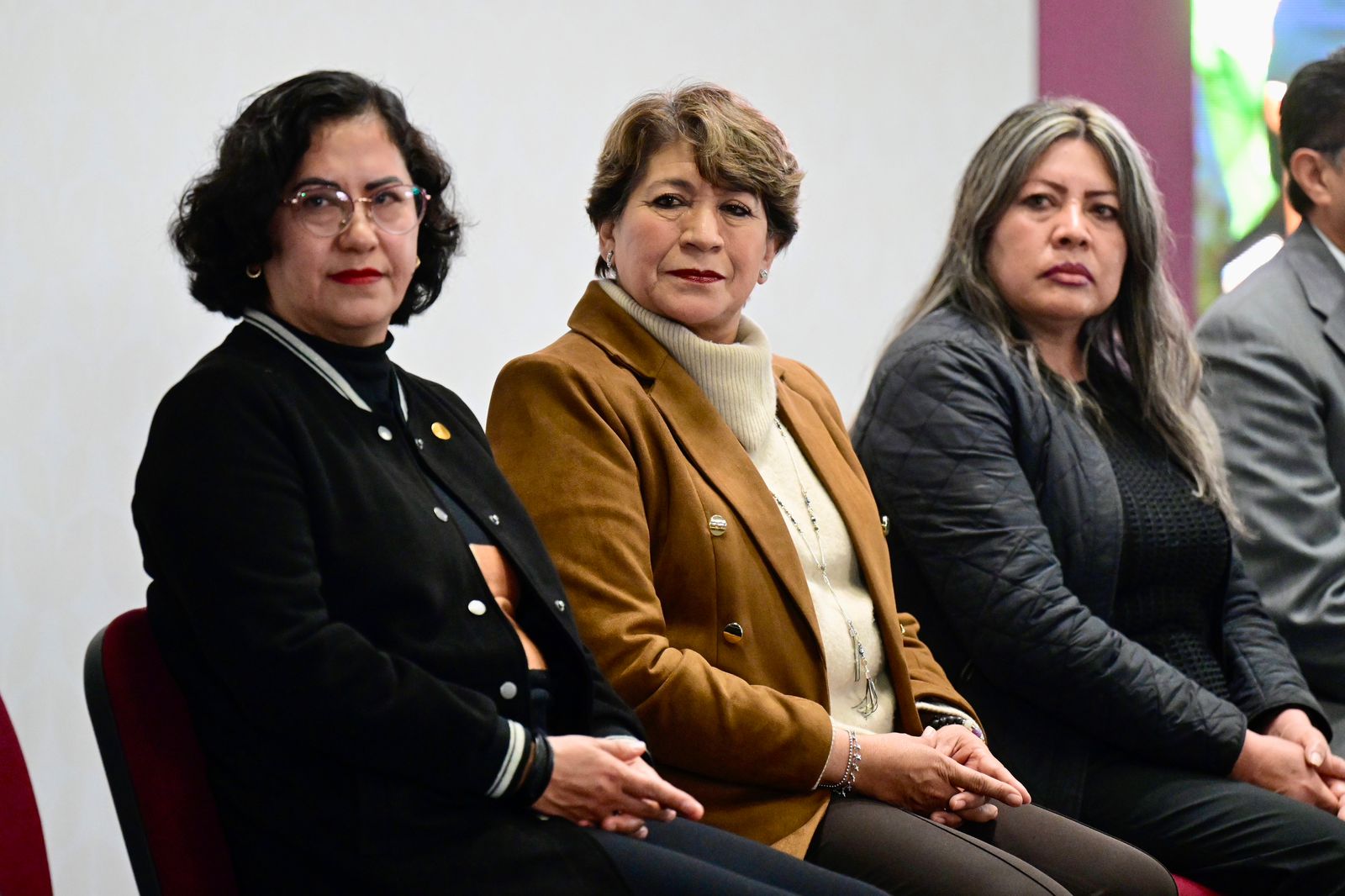 Gobernadora Delfina Gómez Álvarez se reúne con medios de comunicación; asegura que la libertad de expresión está garantizada en el Estado de México