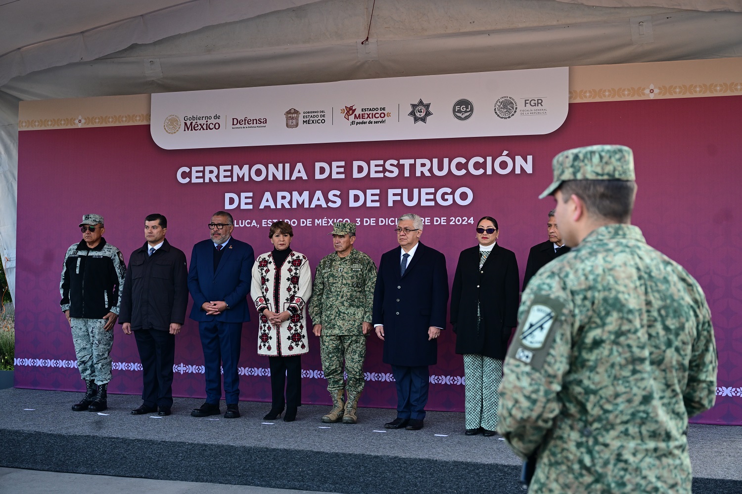 Gobernadora Delfina Gómez destruye armamento decomisado a la delincuencia en operativos en el EdoMéx