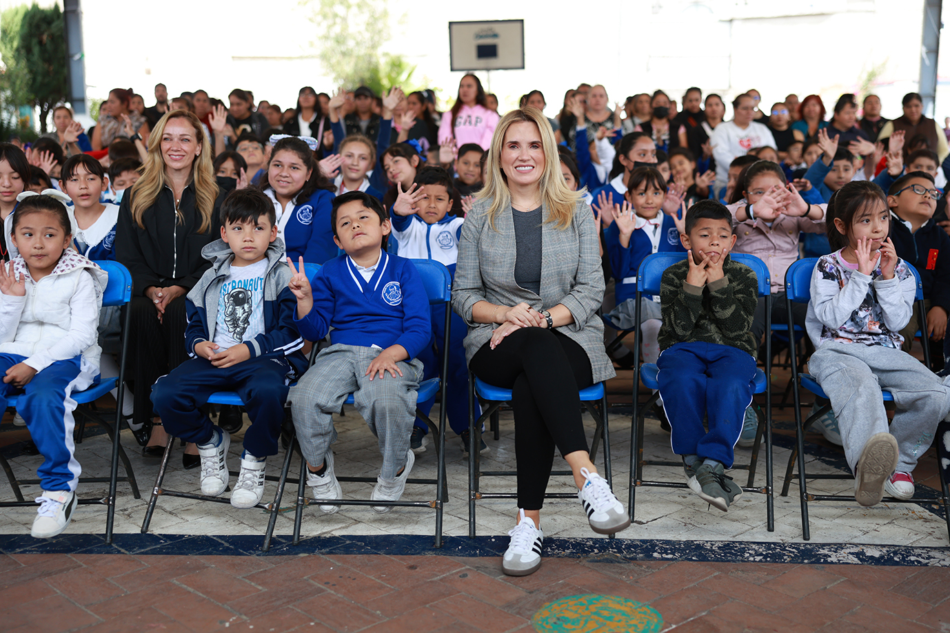 CONTINÚA HUIXQUILUCAN MEJORANDO LA VISIÓN DE ESTUDIANTES CON LENTES GRATUITOS