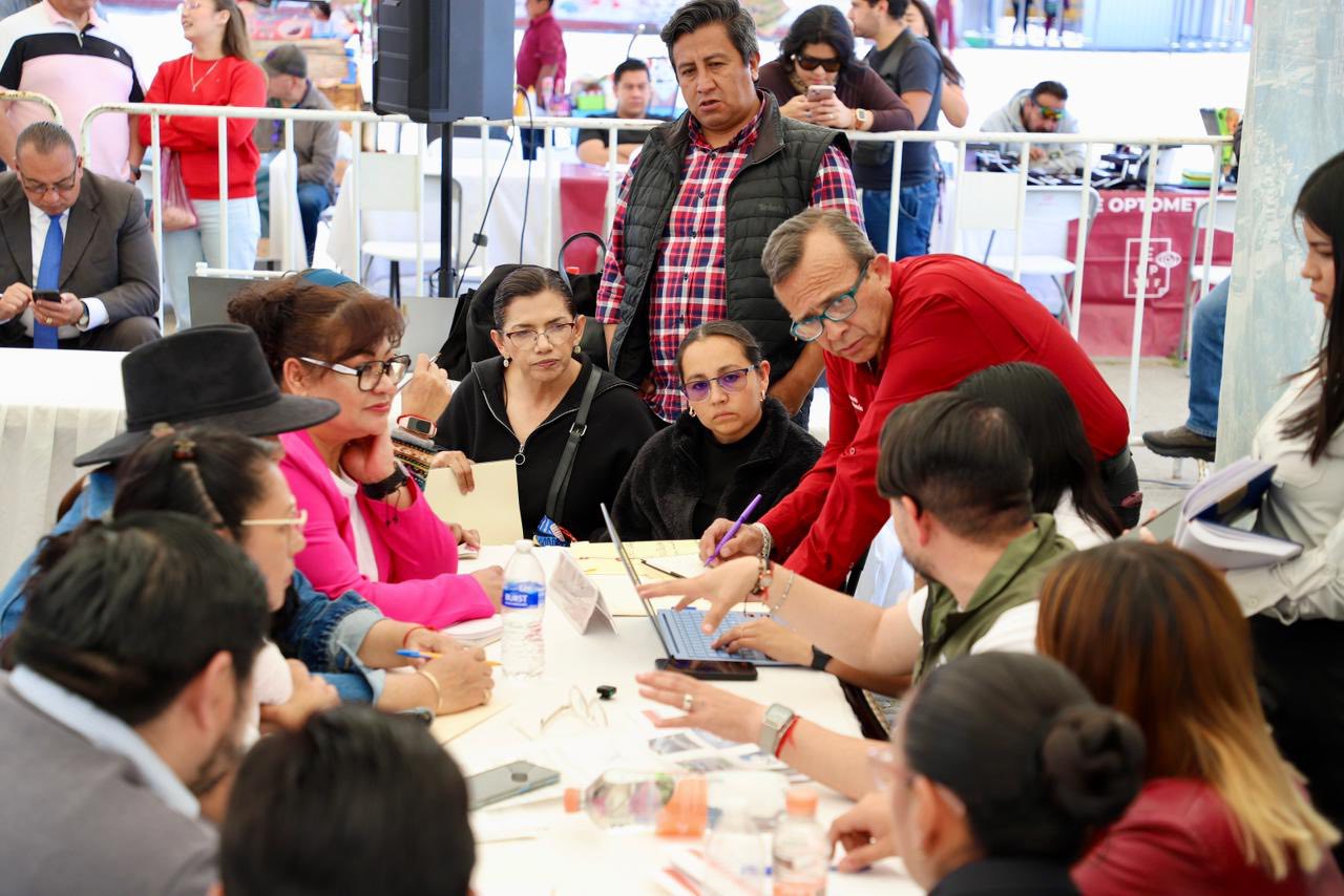 Refrenda Daniel Serrano su compromiso para recuperar el espacio público