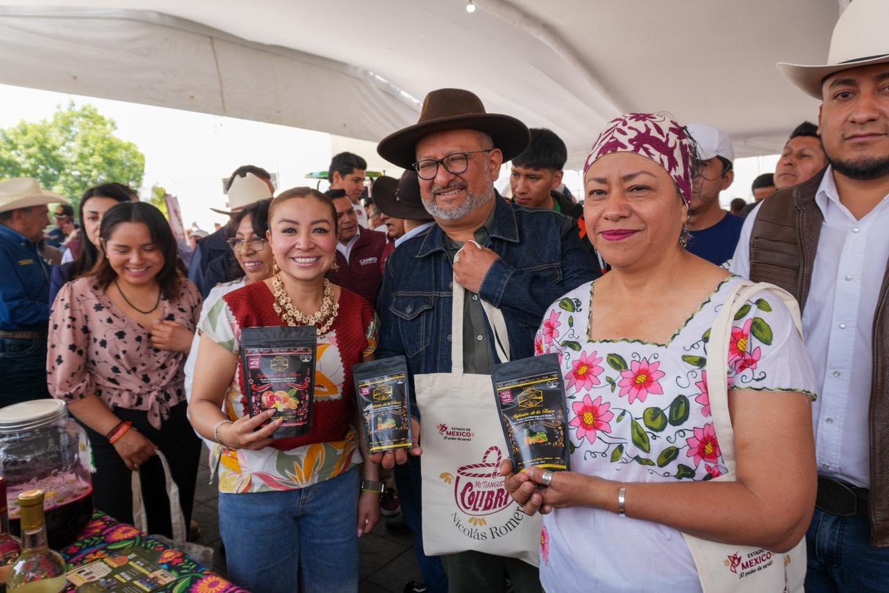LLEGA “TIANGUIS COLIBRÍ” A NICOLÁS ROMERO Y MUNICIPIO RECIBE NUEVO TRACTOR PARA MEJORAR LABORES AGRÍCOLAS