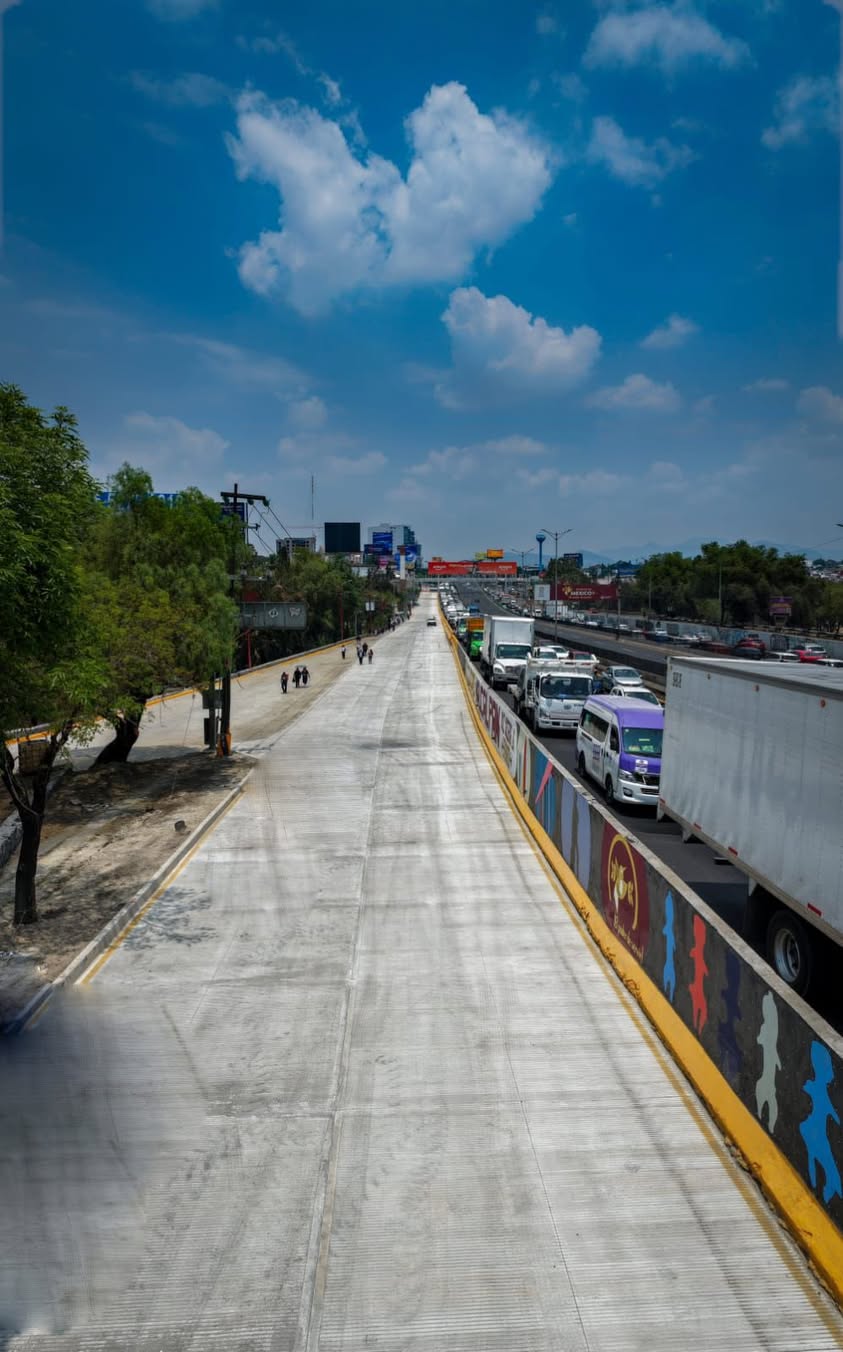 LATERALES DEL PERIFÉRICO NORTE RECONSTRUIDAS CON CONCRETO HIDRÁULICO POR EL GOBIERNO DE NAUCALPAN, VIALIDAD DE PRIMER MUNDO