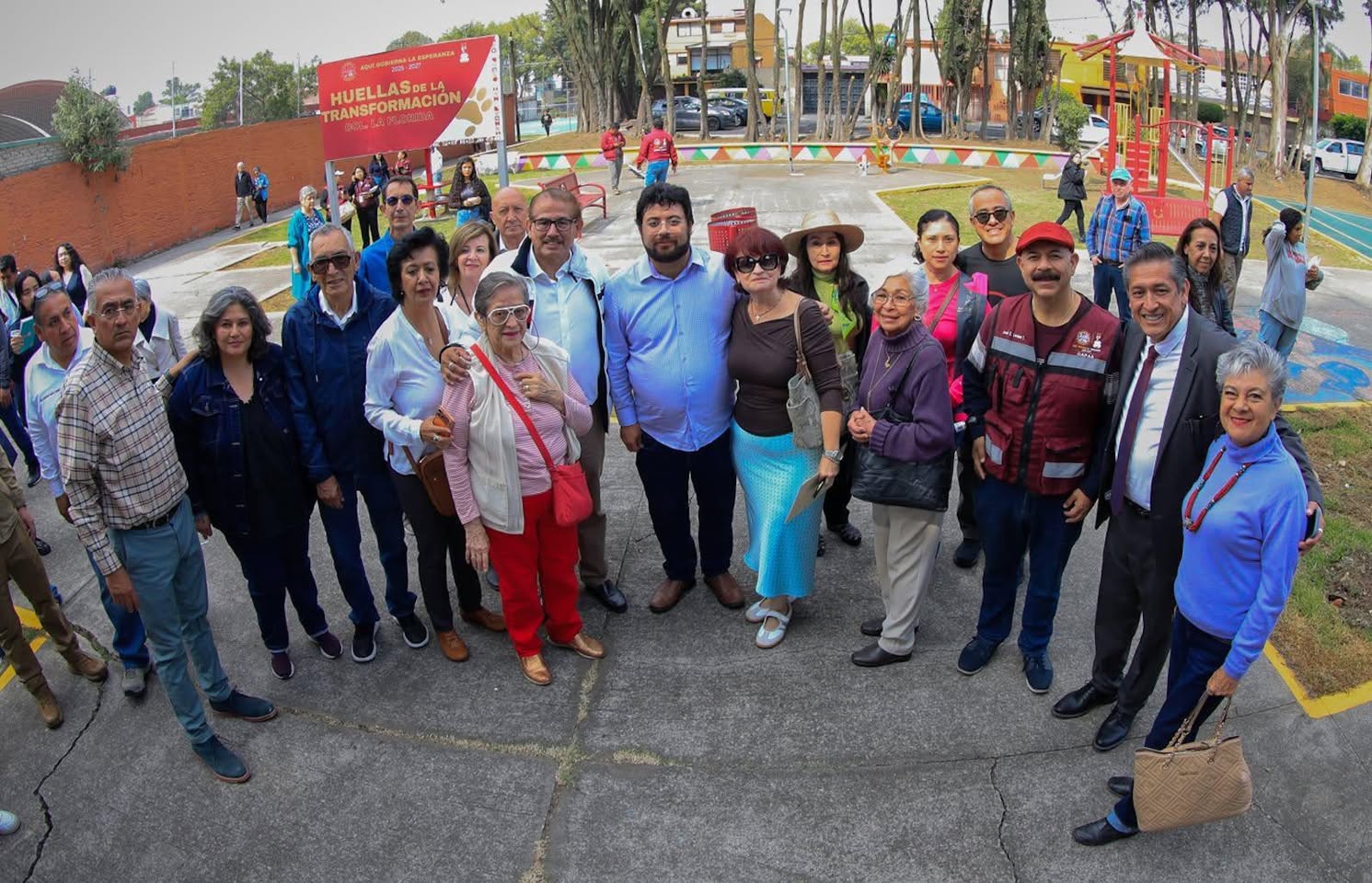 ENCABEZA ALCALDE ISAAC MONTOYA JUNTO CON EL SECRETARIO MIGUEL ÁNGEL HERNÁNDEZ ENTREGA DE OBRAS EN EL CONALEP 188