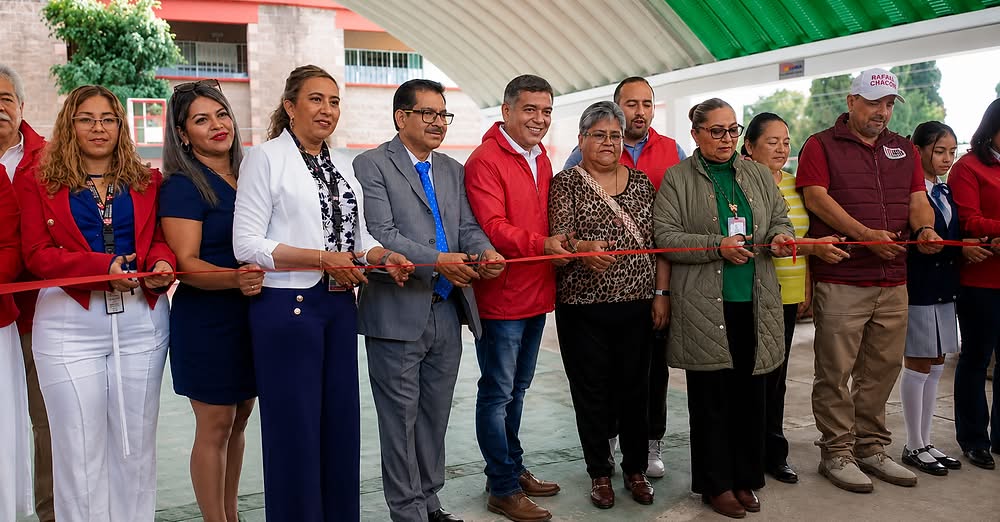 Alcalde de Coacalco inaugura arcotecho en primaria y denuncia presunto bloqueo de funcionaria estatal