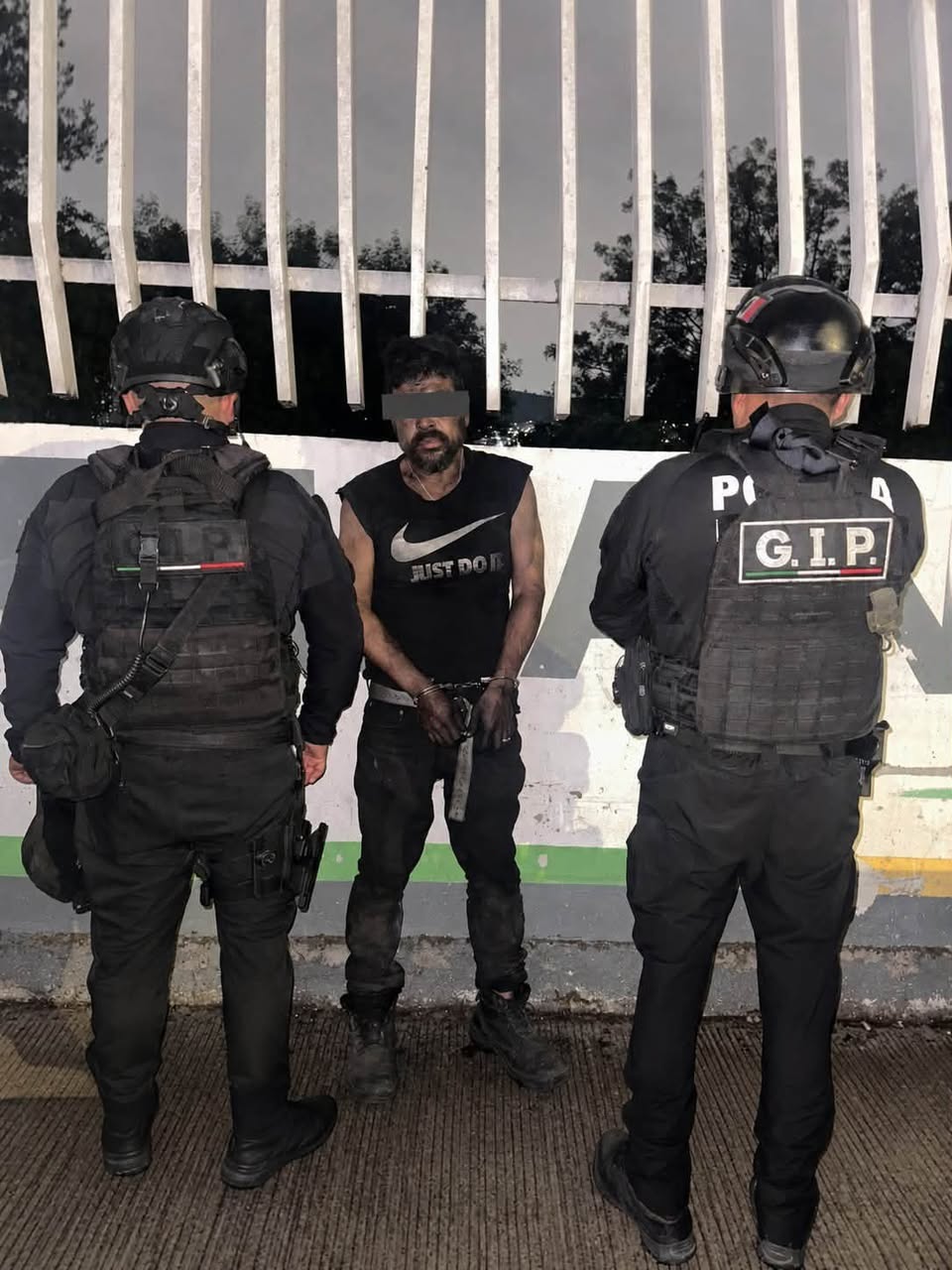EN SAN JUAN IXHUATEPEC, POLICÍA MUNICIPAL DE TLALNEPANTLA CAPTURA A SUJETO CON POSIBLE DROGA
