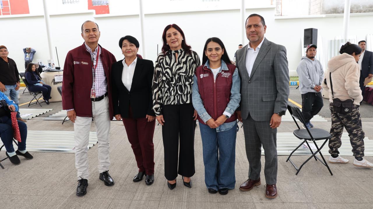 MUNICIPAL DE TECÁMAC FORTALECE EL BIENESTAR DE LAS FAMILIAS CON LA ENTREGA DE 80 TINACOS Y 120 LÁMINAS