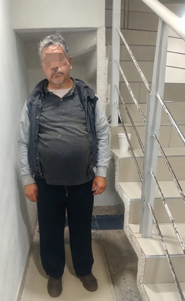 TRAS INTENTO DE FUGA, LA POLICÍA DE TLALNEPANTLA DETIENE A SUJETO CON 30 DOSIS DE PROBABLE DROGA*