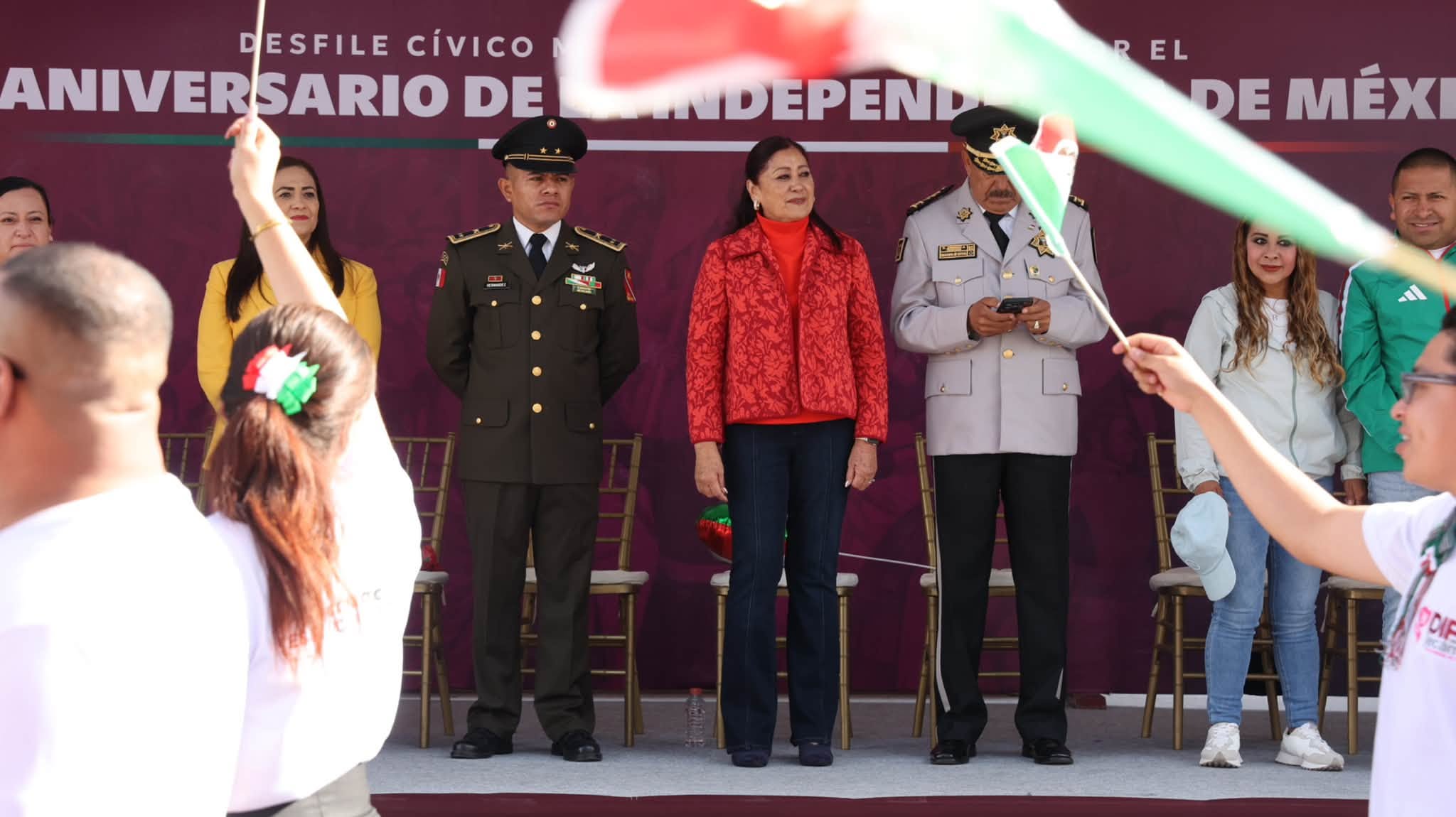 TECÁMAC CONMEMORA EL 216 ANIVERSARIO DE LA INDEPENDENCIA DE MÉXICO CON DESFILE CÍVICO MILITAR